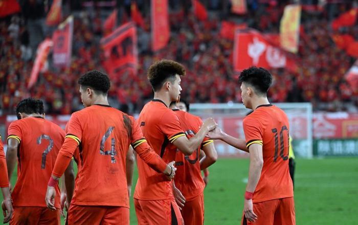 了一盆凉水, 很多球迷得, 澳大利亚队 了一盆凉水, 很多球迷得, 澳大利亚队